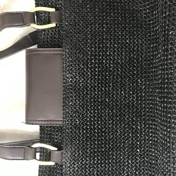 BRAND NEW! Black Straw Women's Shoulder Purse Gold Accents - Picture 3 of 6